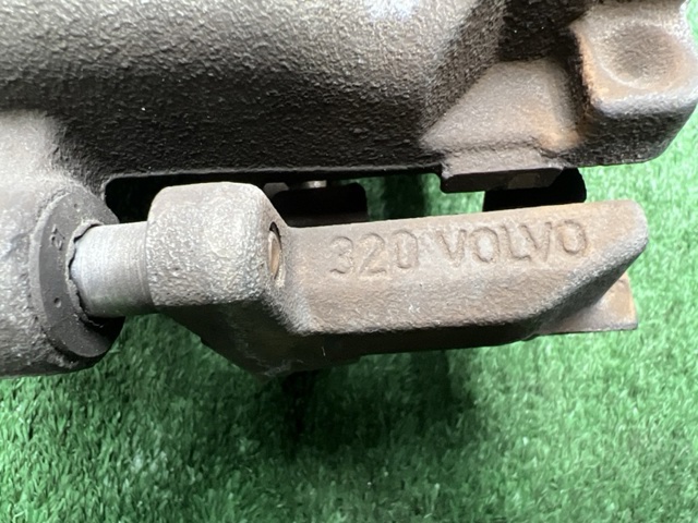 36010011 VOLVO Скоба тормозного суппорта заднего купить в Украина