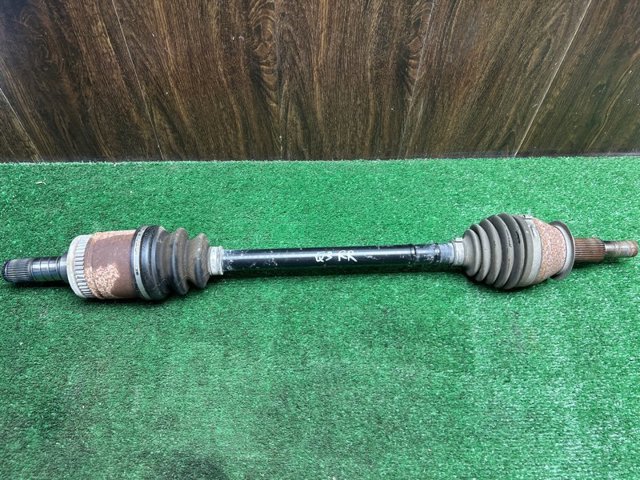Полуось задняя, правая 396004GB0A NISSAN