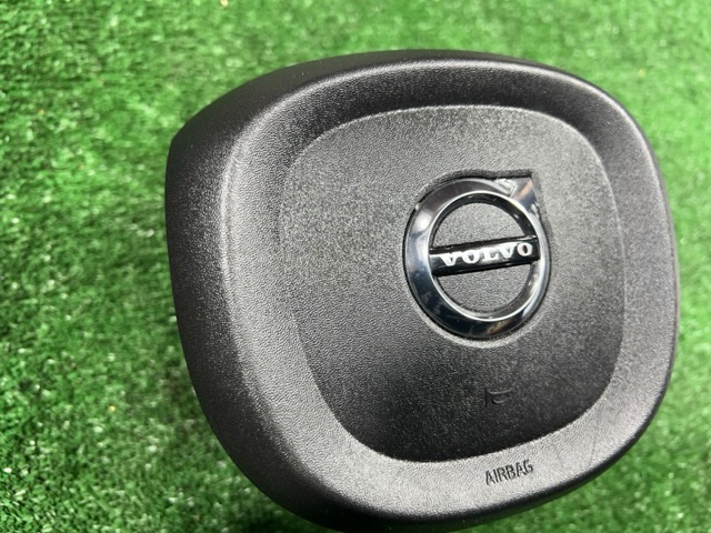 VOLVO 39825805 Подушка безопасности (AIRBAG) водительская в наличии Каменское