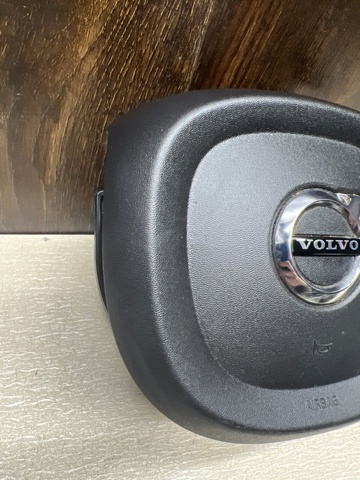 Подушка безопасности водителя 39834784 VOLVO