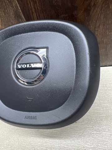 VOLVO 39834784 Подушка безопасности (AIRBAG) водительская в наличии Киев