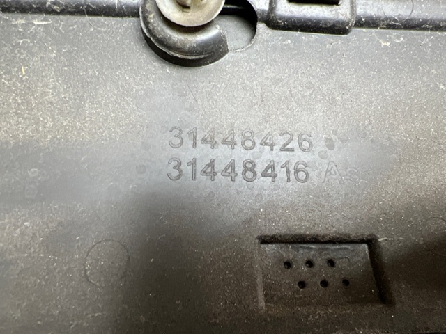 39842982 VOLVO Накладка двери передней правой купить в Житомир