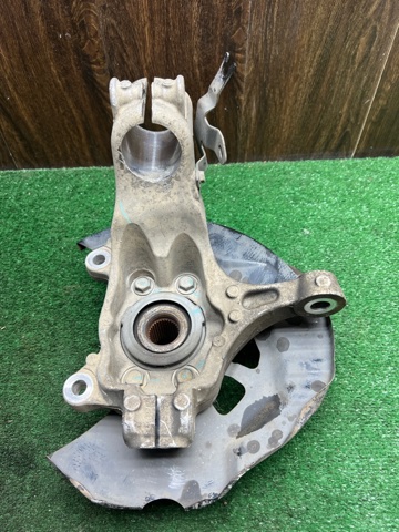 Цапфа поворотная правая 400145NA0A NISSAN