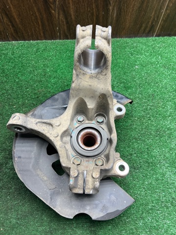 Цапфа поворотного кулака 400155NA0A NISSAN