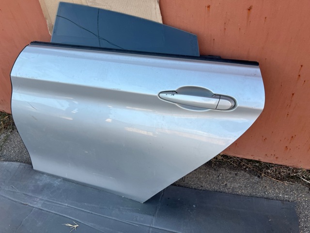 Задняя левая дверь 41525A43C85 BMW