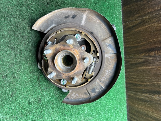NISSAN 430185CA0A Цапфа (поворотный кулак) задний правый в наличии Кривой Рог