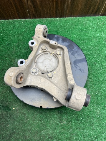 Цапфа поворотного кулака 430185NA0A NISSAN