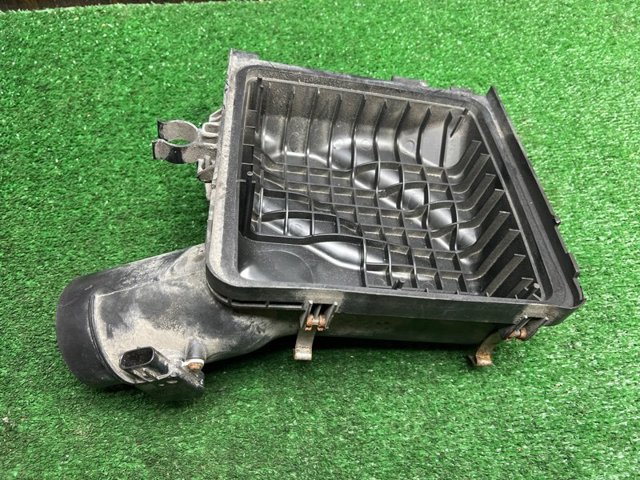 SUBARU 46052AJ05A Корпус воздушного фильтра, верхняя часть в наличии Украина