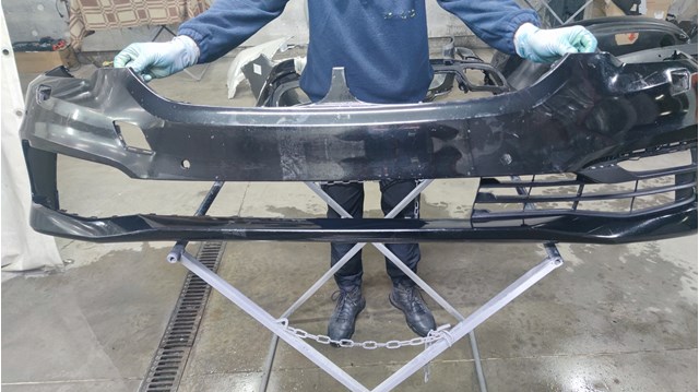 Бампер на авто 51117385336 BMW