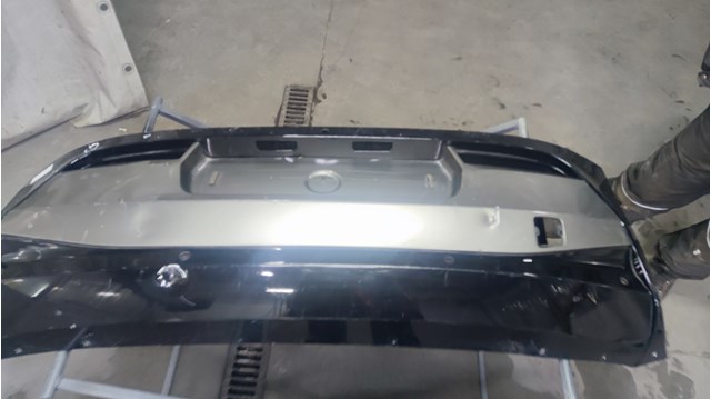 Задний бампер 51127370582 BMW