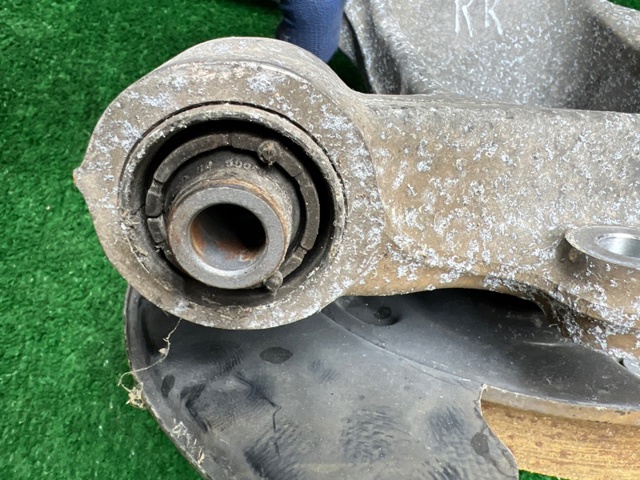 Кулак поворотный правый 52720D3100 HYUNDAI