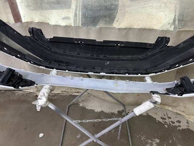 VAG 565807221 Бампер передний в наличии Тернополь