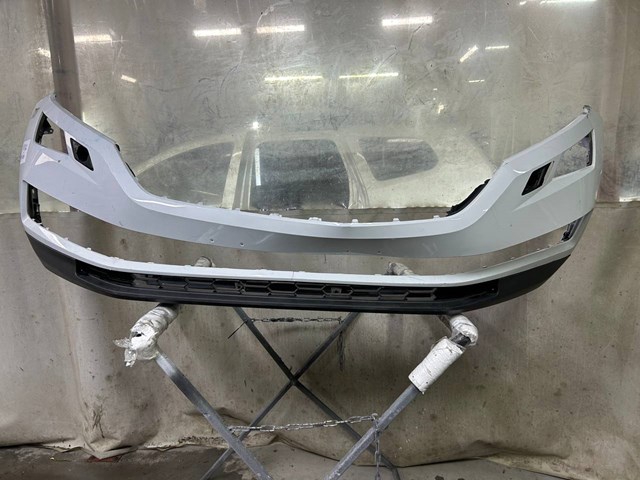 Бампер передний 565807221 VAG