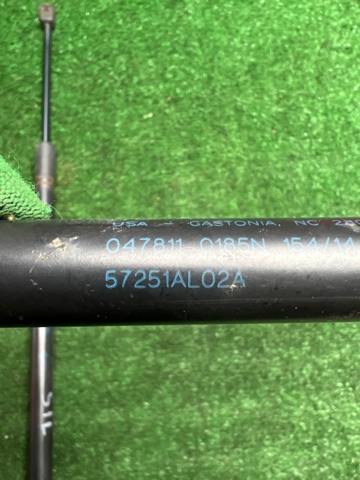 SUBARU 57251AL02A Амортизатор капота правый в наличии Николаев