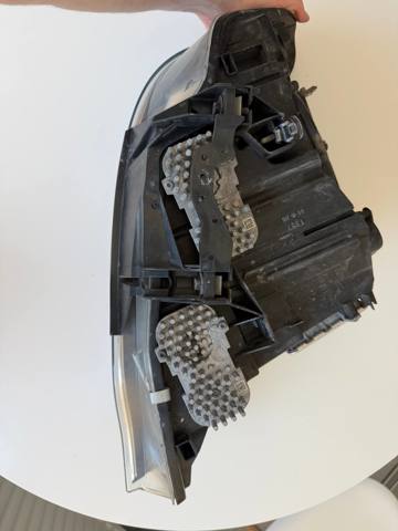 BMW 63117377852 Фара правая в наличии Ирпень