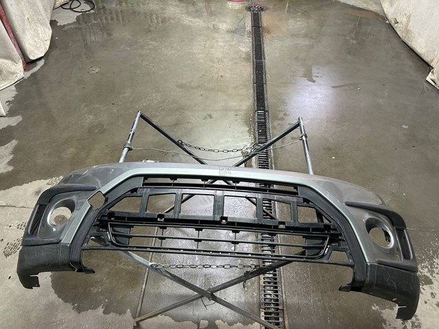 Бампер передний 7171154P SUZUKI