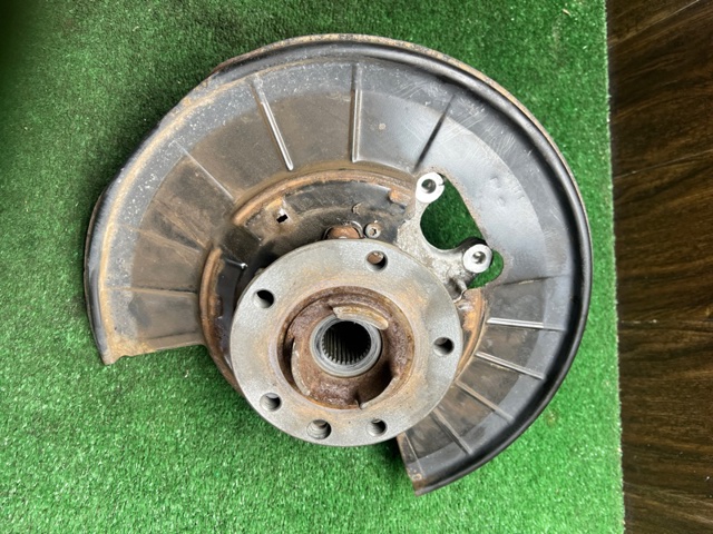 VAG 7P0505436B Цапфа задняя правая в наличии Чернигов