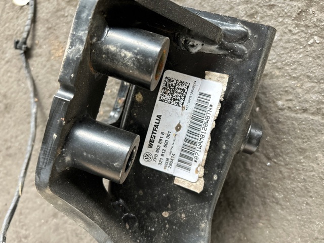 7P0803881D Усилитель бампера заднего купить Павлоград