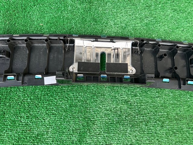 Облицовка задней панели багажника 7P0863459F5R5 VAG