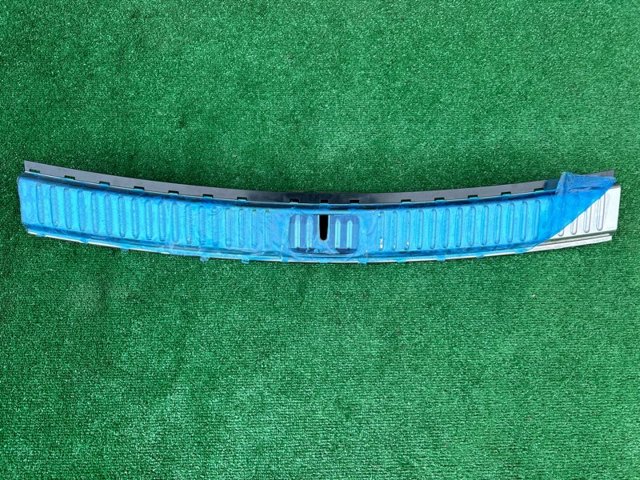 VAG 7P0863459F5R5 Облицовка задней панели багажника в наличии Ровно