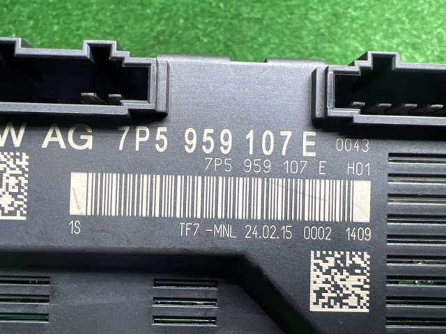 ЭБУ открытия крышки багажника/двери 3-й (5-й) 7P5959107E PORSCHE