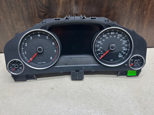 VAG 7P6920982K Панель приборов в наличии Чернигов