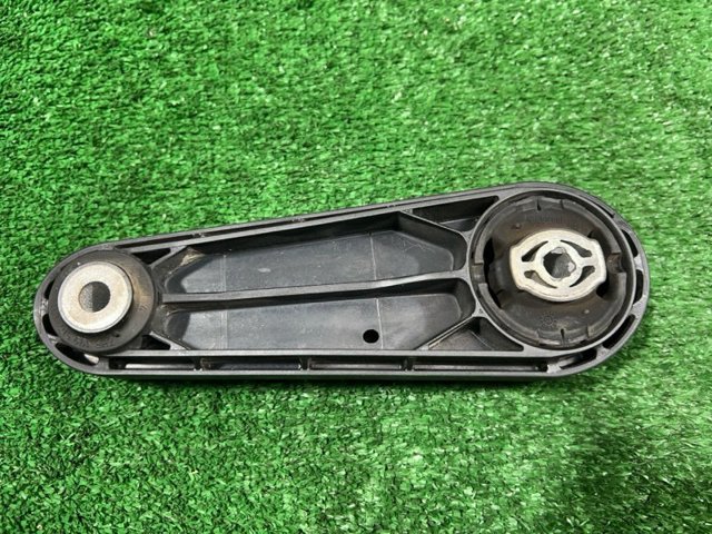 PORSCHE 7PP199331A Подушка (опора) двигателя правая верхняя в наличии Львов