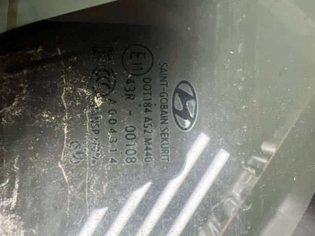 82420D3030 HYUNDAI Стекло двери передней правой купить в Винница