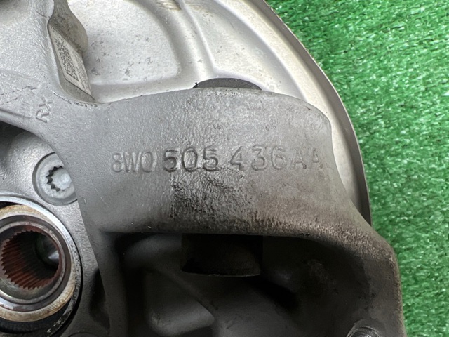 8W0505432Q Цапфа (поворотный кулак) задний правый купить Павлоград