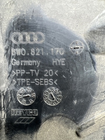 Заглушка жабо боковая 8W0821170C VAG