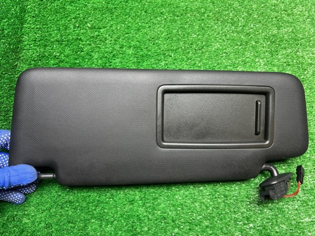 8W0857551AA7C0 VAG Солнцезащитный козырек купить в Запорожье
