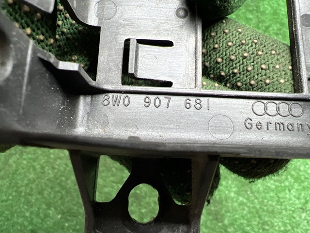 8W0907681 VAG купить в Днепр
