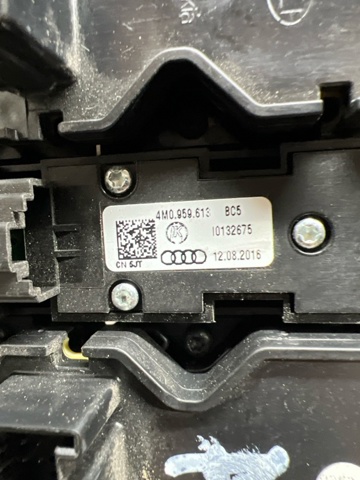 Лампочка освещения салона 8W0947135AKBC5 VAG