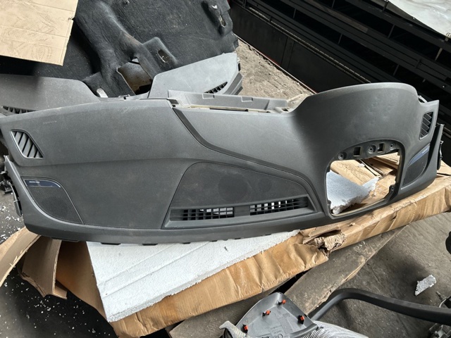 Панель приборная торпеды 8W1857001L24A VAG