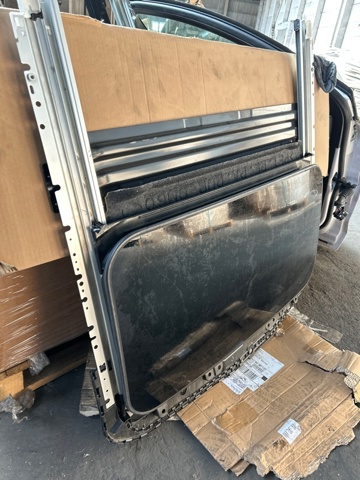 NISSAN 912104GA1A Крышка люка крыши в наличии Павлоград