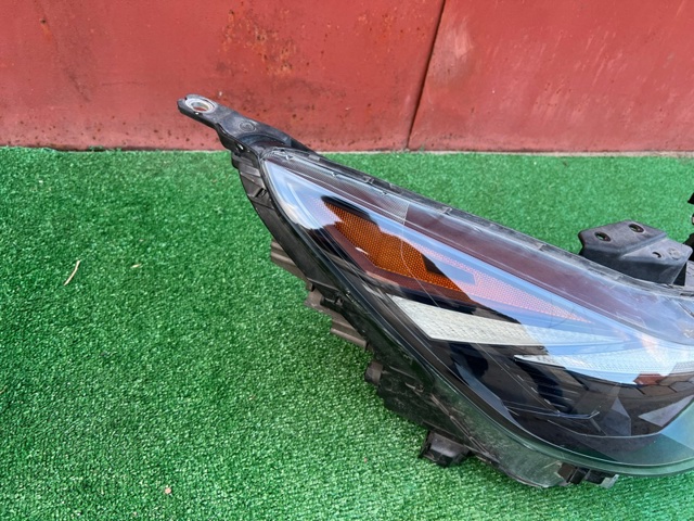 92102AB000 HYUNDAI Правая фара купить в Полтава