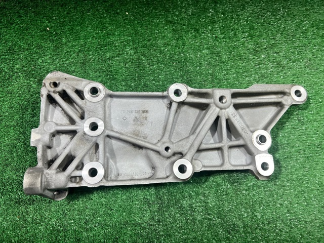 Кронштейн подушки (опоры) двигателя, левой 94610202530 PORSCHE