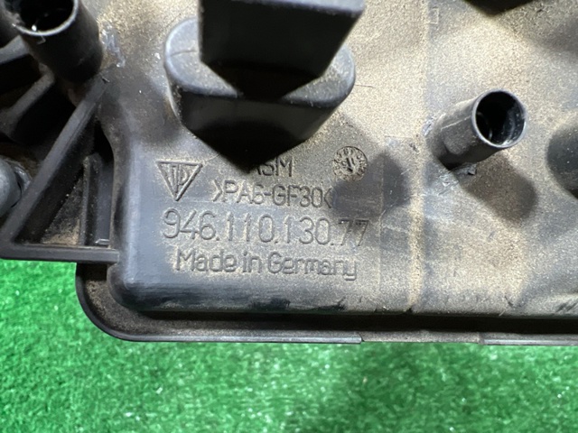 PORSCHE 94611003077 Ресивер вакуумный двигателя в наличии Винница