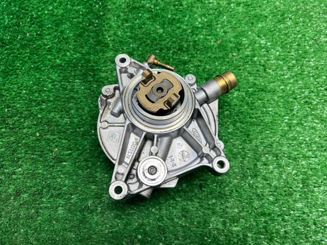 PORSCHE 94811005007 Насос вакуумный в наличии Каменское