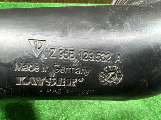 PORSCHE 95B129532A Патрубок воздушный, выход воздушного фильтра в наличии Днепр