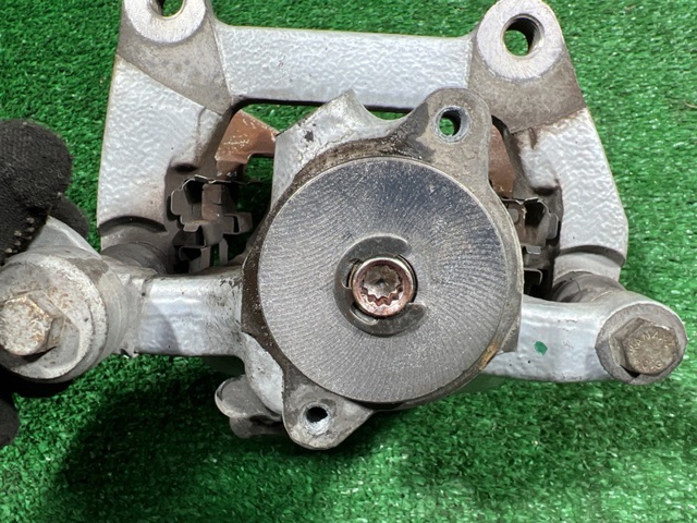 95B615424D PORSCHE Суппорт задний правый купить в Ужгород