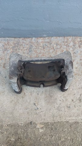Скоба тормозного суппорта заднего 95B615426C PORSCHE