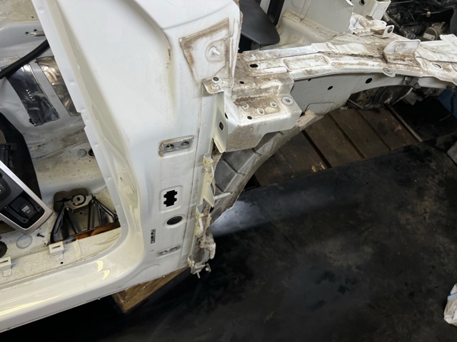 95B803104YGRV PORSCHE Лонжерон правый купить в Кривой Рог
