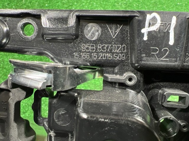 95B837020GT8 PORSCHE купить в Украина