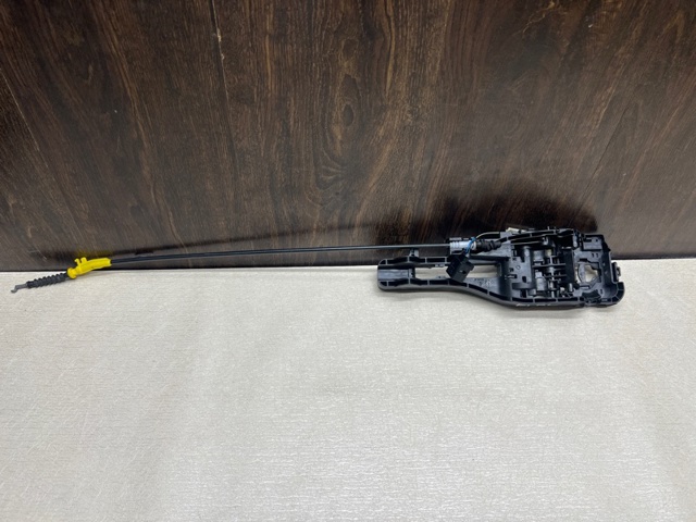 Держатель наружной ручки двери, передней левой 95B839885C PORSCHE