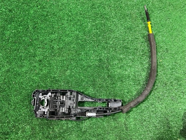 PORSCHE 95B839885C Держатель наружной ручки двери передней левой в наличии Чернигов