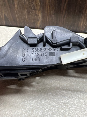 95B839885C PORSCHE Держатель наружной ручки двери передней левой купить в Днепр