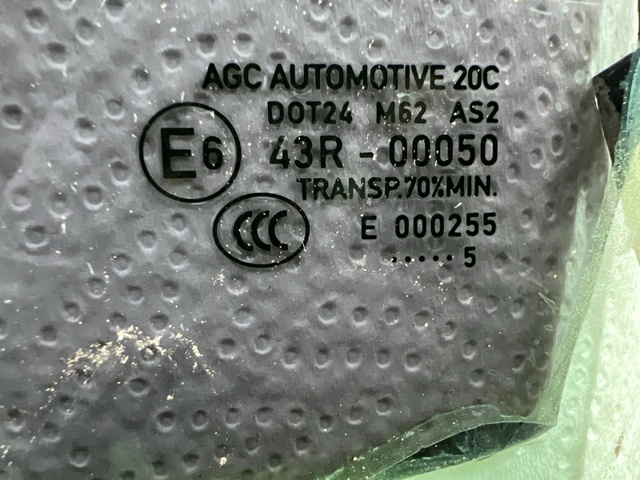 PORSCHE 95B845201B Стекло двери передней левой в наличии Черкассы