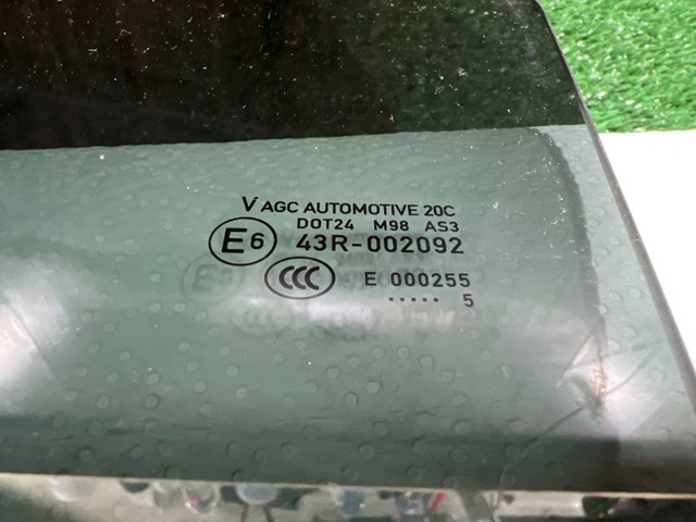 Стекло двери задней левой 95B845205A PORSCHE