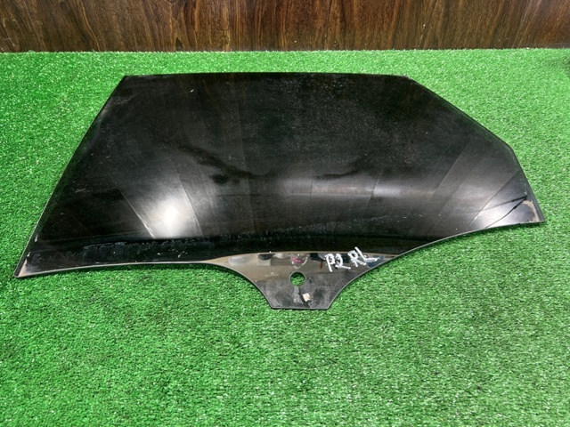 95B845205A PORSCHE Стекло двери задней левой купить в Ровно